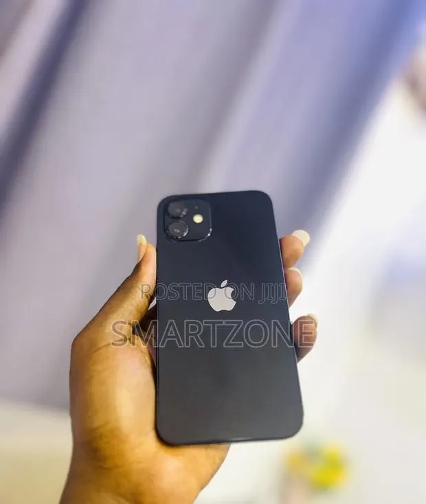 Apple iPhone 12 128 GB Black · Photo 1