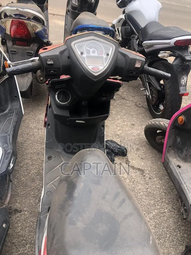 Yamaha 2025 Red · Photo 1