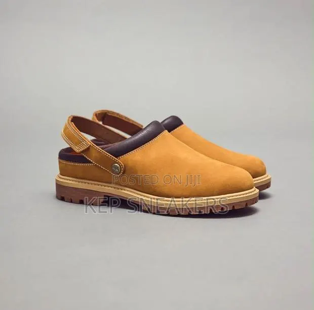 Timberland Convertible Clogs · Photo 1