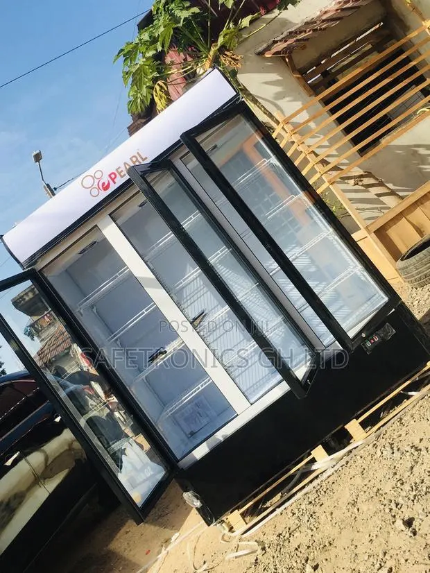 Display PVC-150 950 Liters 3 Doors Glass Pearl Fridge · Photo 1