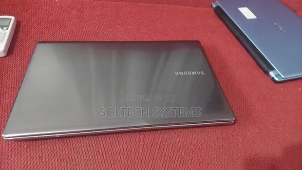 Laptop Samsung NP-N102S 8GB Intel Core i7 HDD 500GB · Photo 1