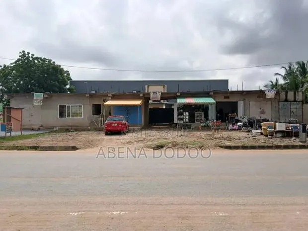 Apartments, Shops and Office Space With a Large Car Park by Owner · Photo 1