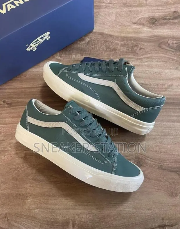 Vans Premium Old Skool Available · Photo 1