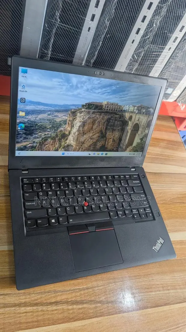Laptop Lenovo ThinkPad T480 8GB Intel Core i5 SSD 256GB · Photo 1