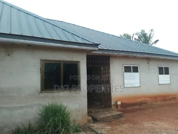 6bdrm House in Dki Properties, New Legon for sale · Photo 1