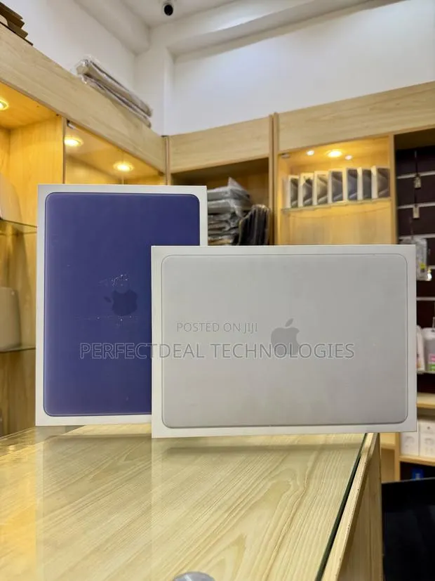 New Laptop Apple MacBook Neo 2026 8GB Apple M4 SSD 256GB · Photo 1