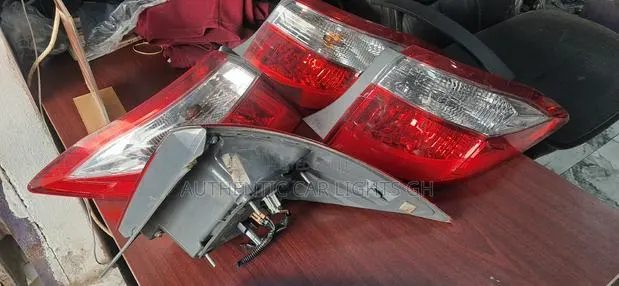 Toyota Corolla 2014 Taillights · Photo 1