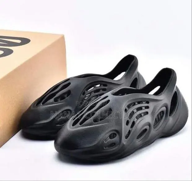 Adidas Yeezy Foam Rnr Runner Carbon “All Colors” · Photo 1