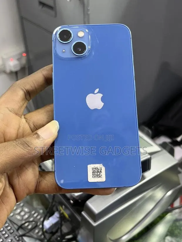 Apple iPhone 13 128 GB Blue · Photo 1