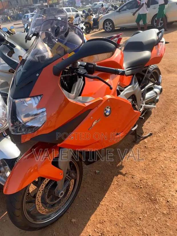 BMW Sport 2022 Orange · Photo 1