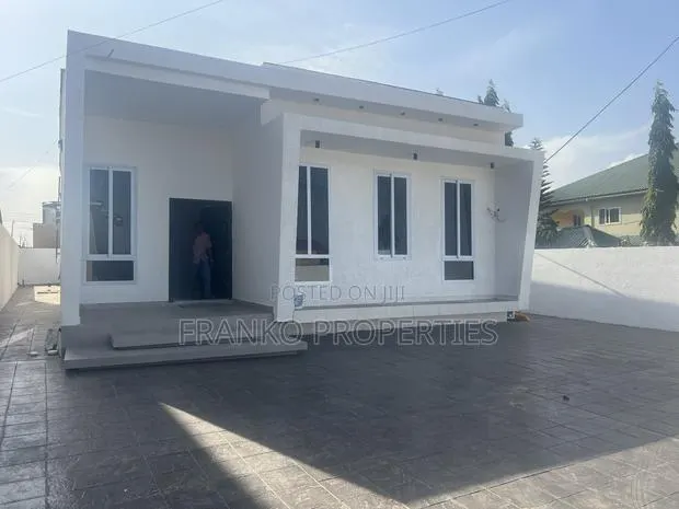 3bdrm House in Franko Properties, Lake Side Estate for sale