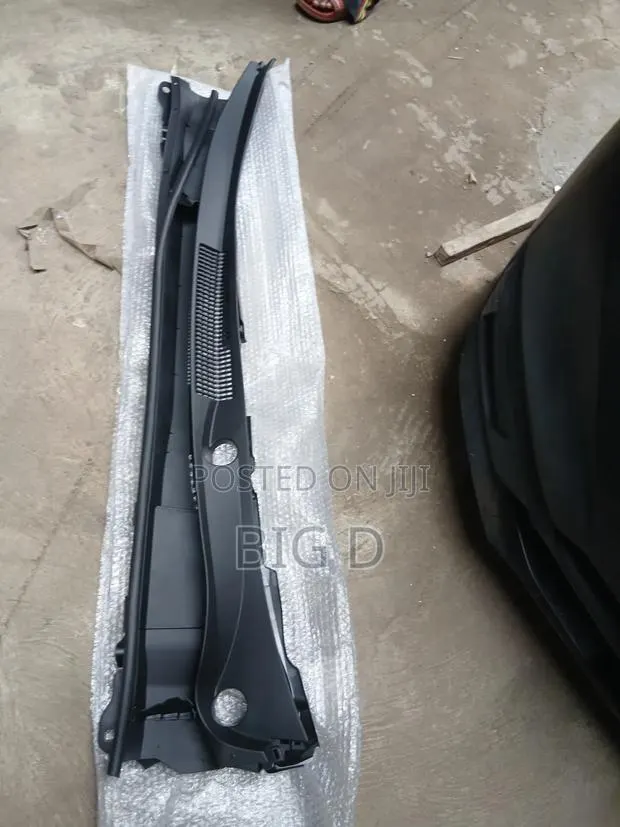 Toyota Corolla 2020 ,2021. 2022 Wiper Panel · Photo 1