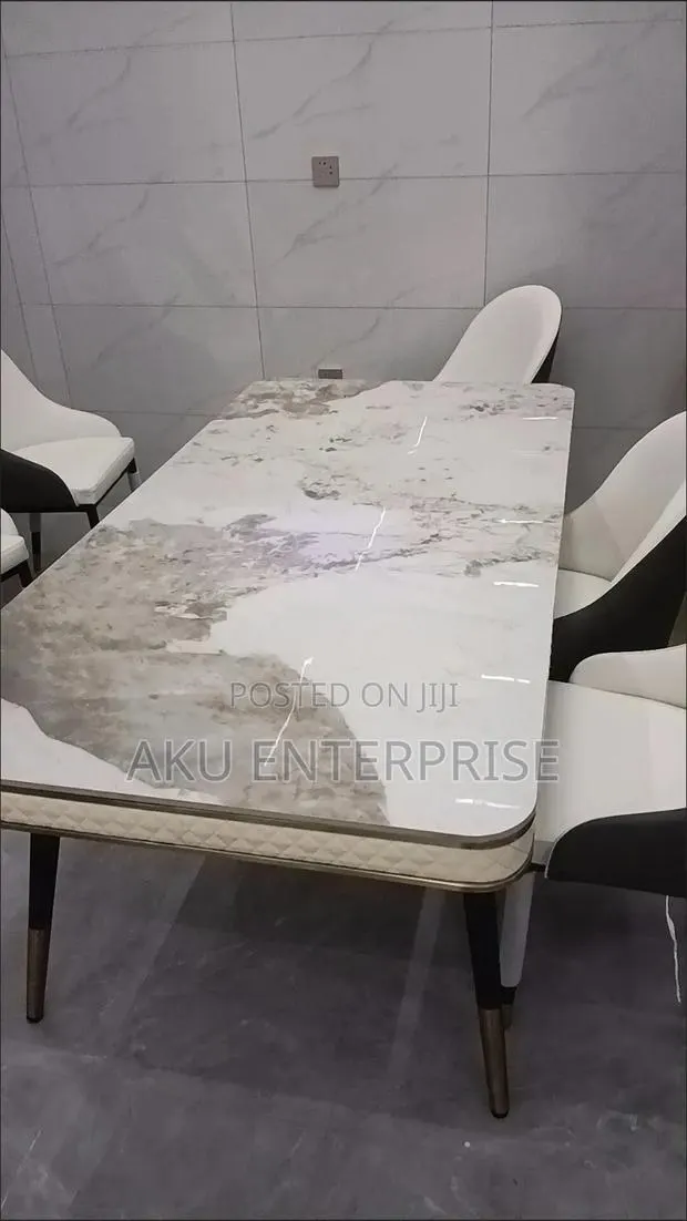 Marble Luxury Dinning Table With 6 Chairs · Photo 4