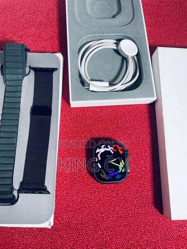 Apple Watch Ultra 2(Black Titanium) · Photo 1