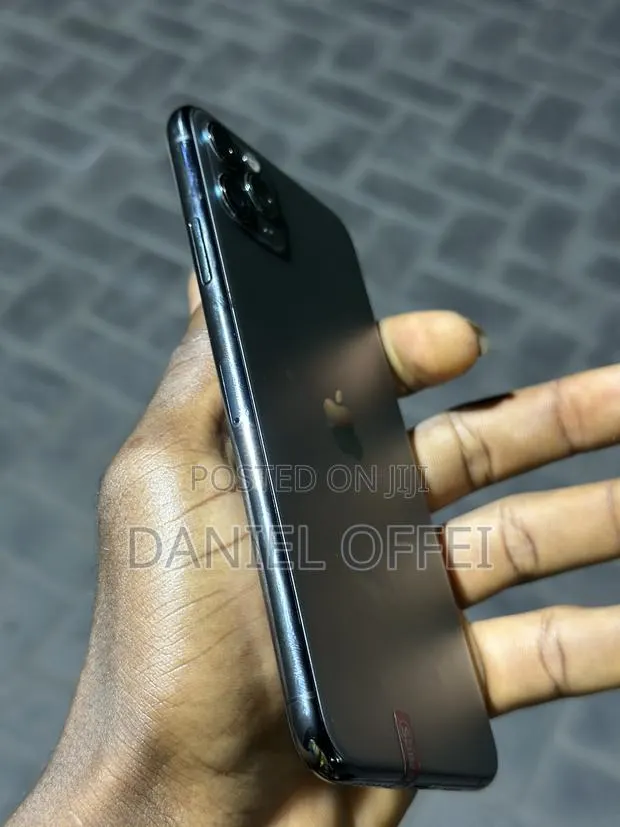 Apple iPhone 11 Pro Max 256 GB Black · Photo 1