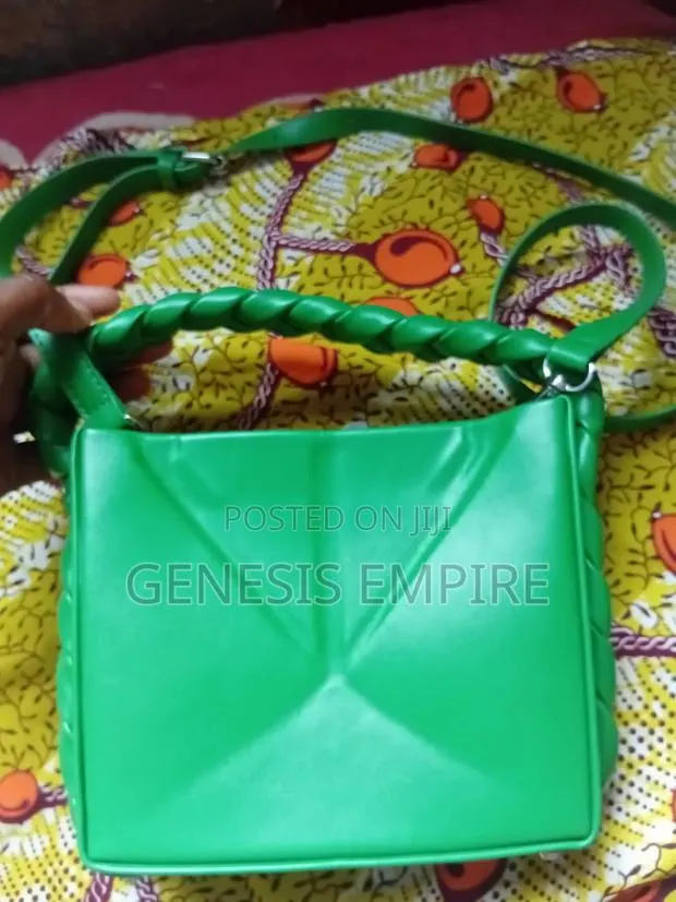 Green Classy Bag · Photo 1