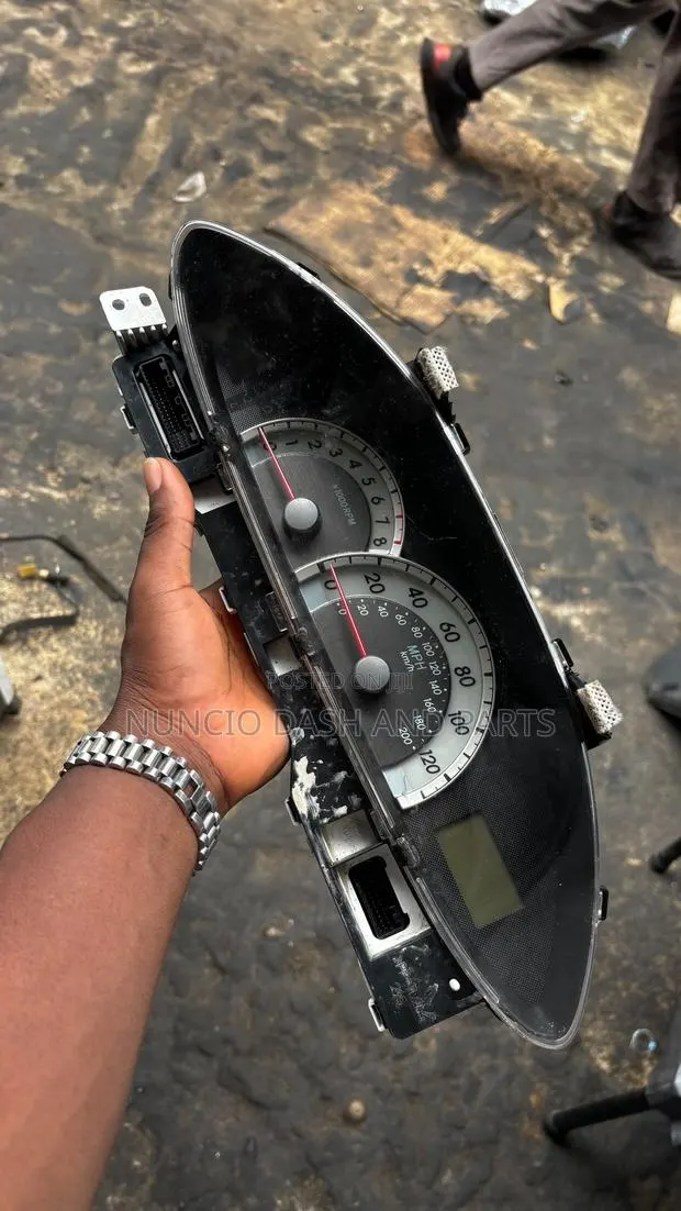 Yaris 2007 2010 Meter Board Panel · Photo 1
