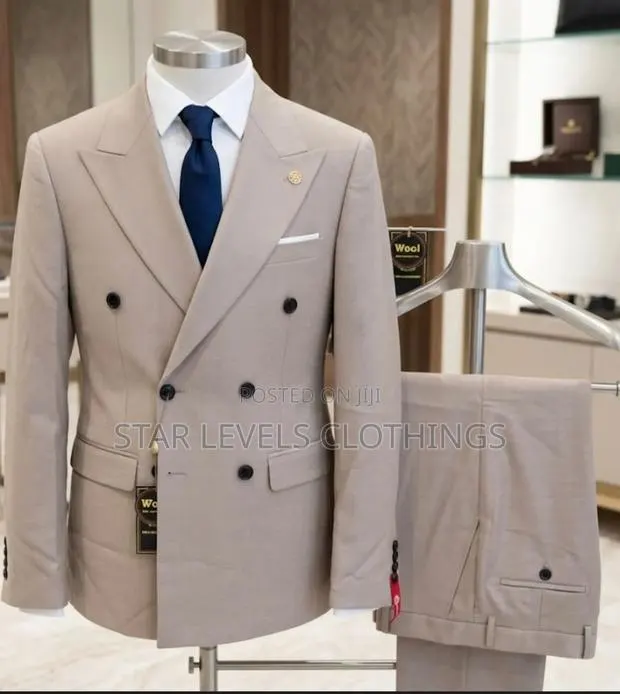 Classic Official Double Breasted Suit for Men in Nice Colors · Photo 1