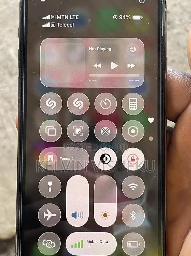 Apple iPhone 11 Pro 256 GB Gold · Photo 1