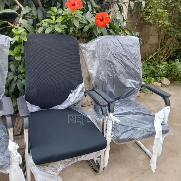 Visitors Chair With Arem Rest · Photo 1