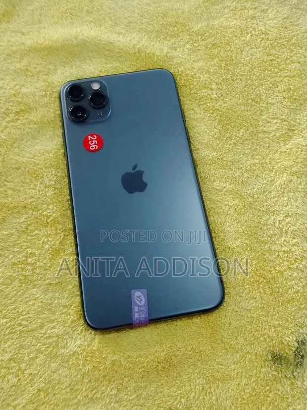 Apple iPhone 11 Pro Max 256 GB Green · Photo 1