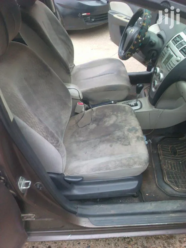 Car Seat Cleaning · Photo 1
