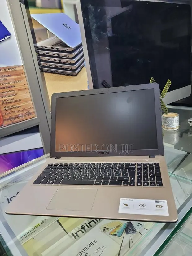 Laptop Asus VivoBook S550CM 12GB Intel Core i7 HDD 1T · Photo 1