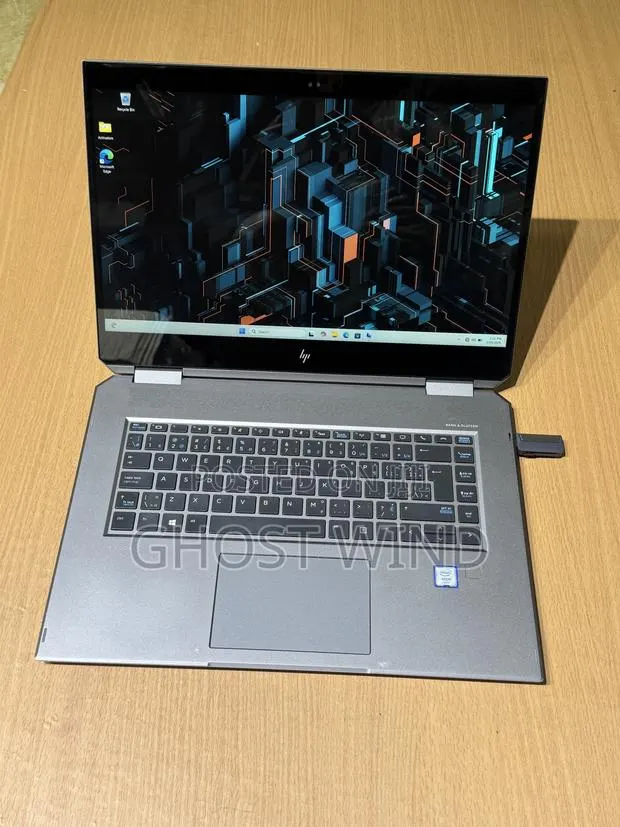 Laptop HP ZBook Studio x360 15 G6 16GB Intel Xeon SSD 512GB · Photo 1