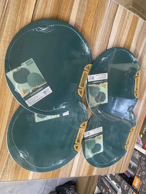 Round Kitchen Cutting Board With Hanging Handle · Photo 1