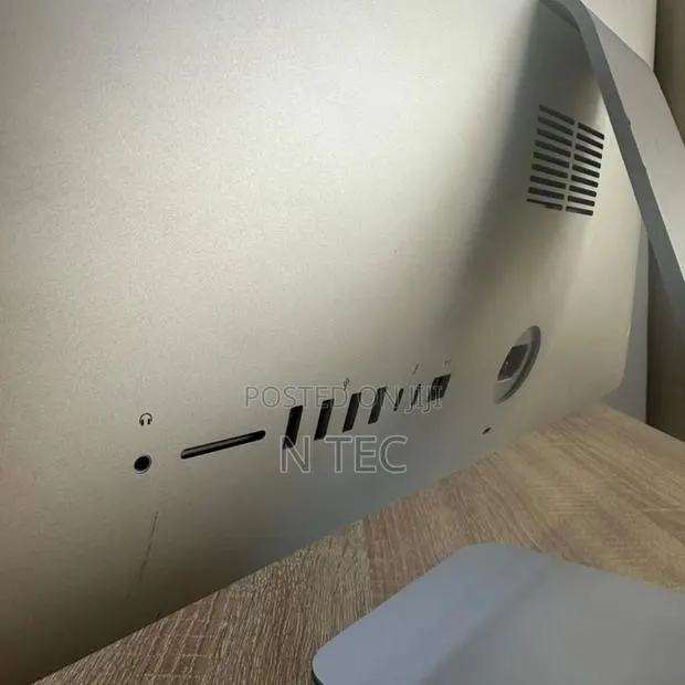 Desktop Computer Apple iMac 8GB Intel Core i5 SSD 256GB · Photo 1