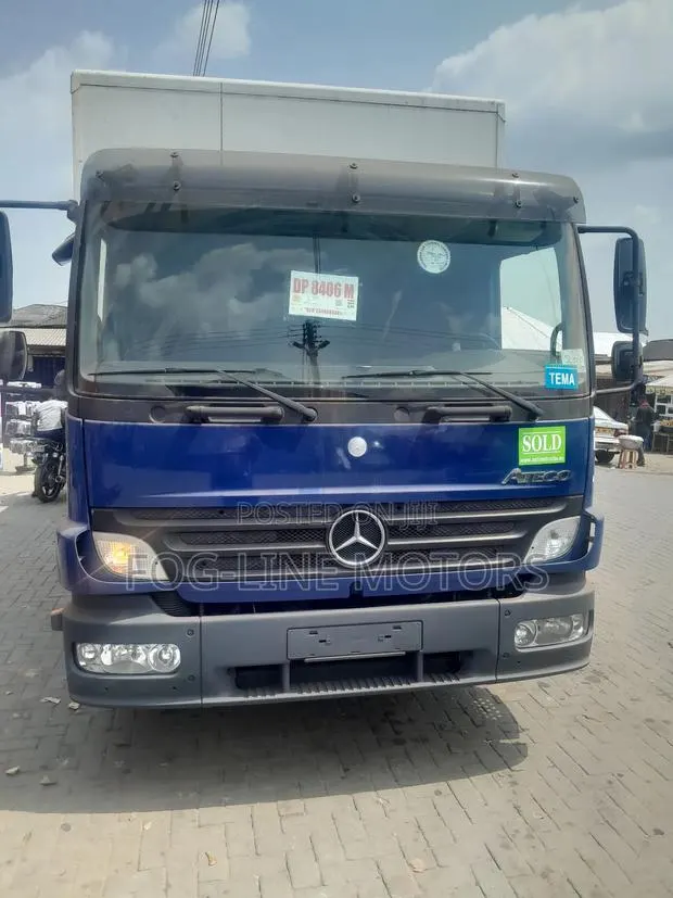 Mercedes-Benz Atego 2010 Blue · Photo 1