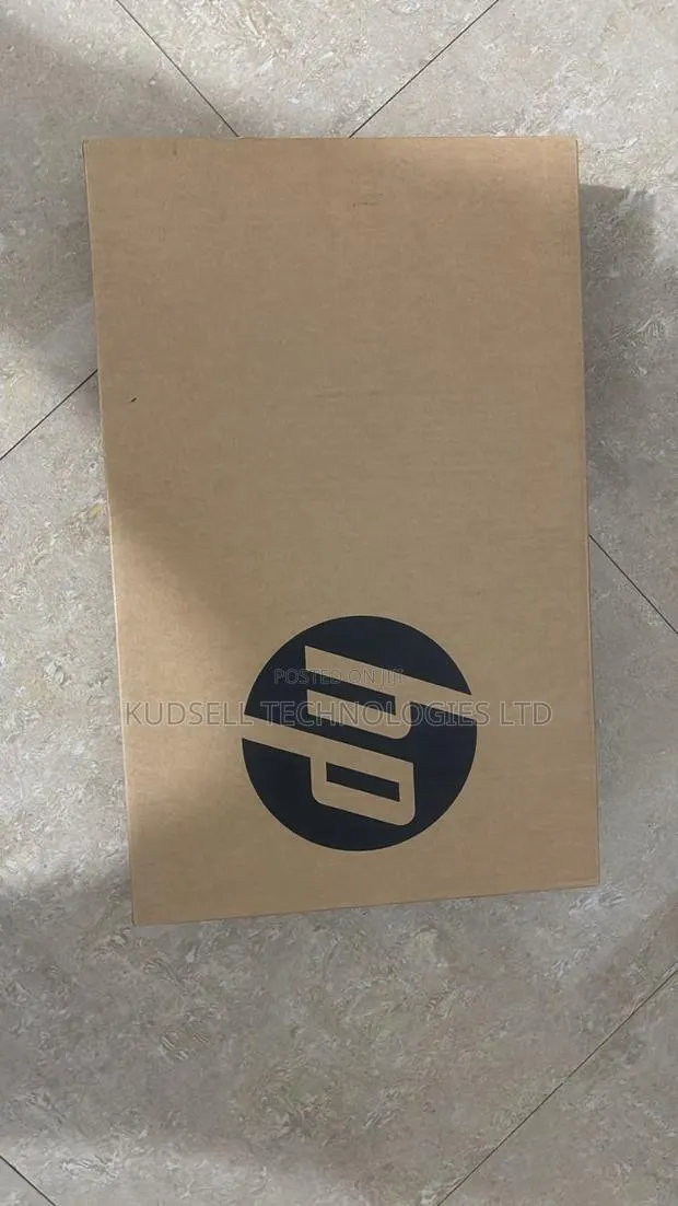 New Laptop HP 15-fd0290ns 16GB Intel Core i7 SSD 512GB · Photo 1