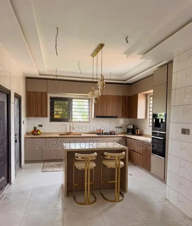 Kitchen Cabinet · Photo 1