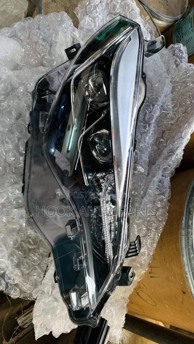 Toyota Corolla 2017, 2018, 2019 Headlight Double Yoke · Photo 1