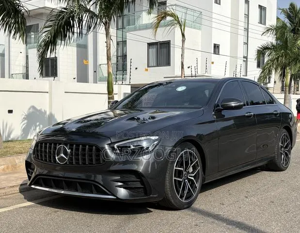 Mercedes-Benz E300 2021 Gray · Photo 1