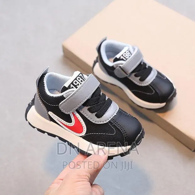 Kids Unisex Sneakers · Photo 2