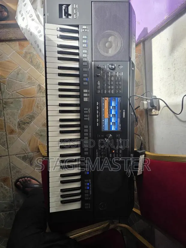 Yamaha PSR Sx 920 Keyboard · Photo 1