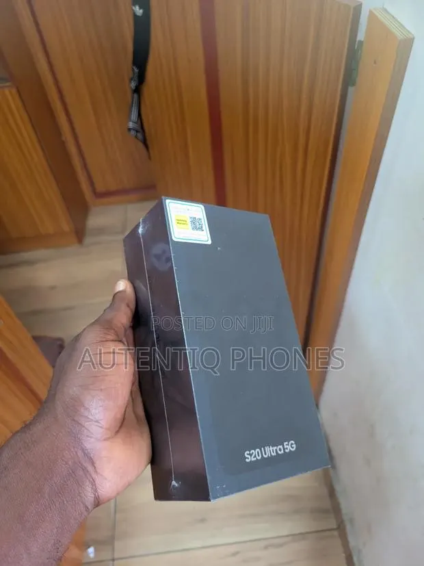 New Samsung Galaxy S20 Ultra 5G 128 GB Gray · Photo 1