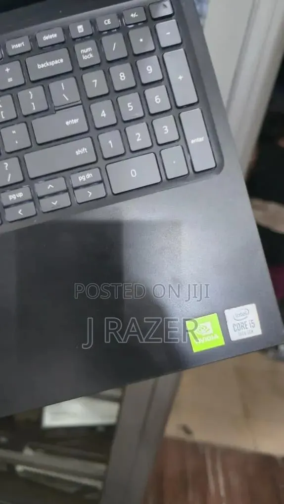 Laptop Dell Vostro DVCI315 8GB Intel Core i5 SSD 256GB · Photo 1