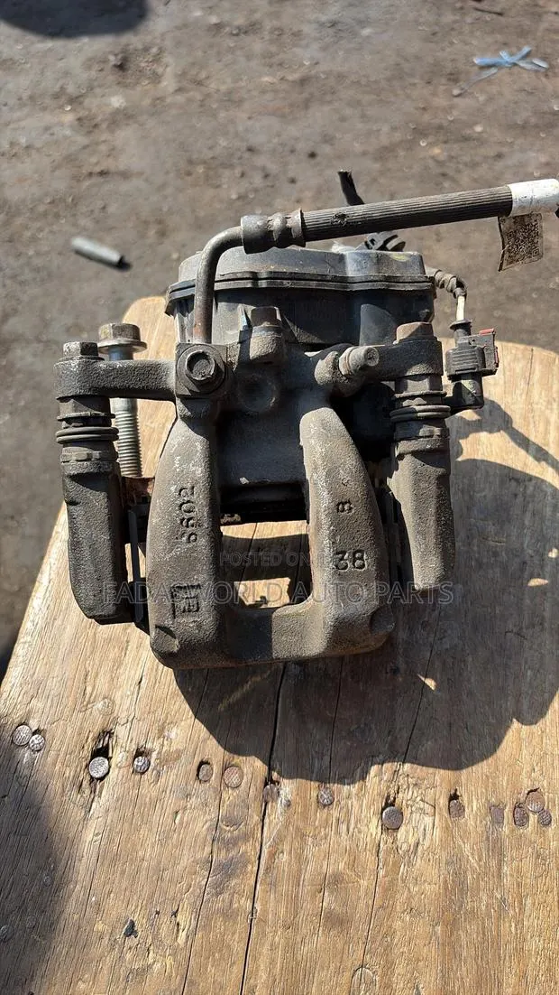 GMC Equinox Back Caliper · Photo 1