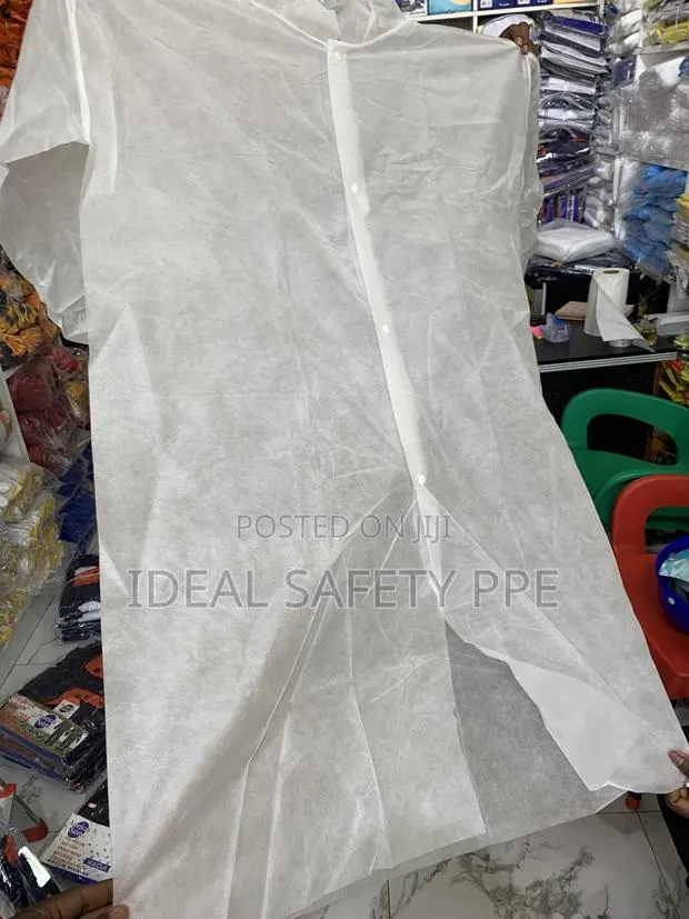 Disposable Lab Coat · Photo 3