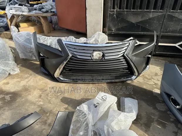 RX350 2017 Front Bumper Complete LE · Photo 1