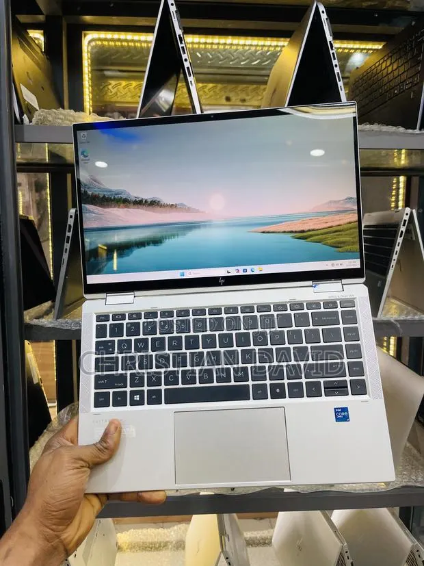 Laptop HP EliteBook 1040 G8 16GB Intel Core i7 SSD 512GB · Photo 1