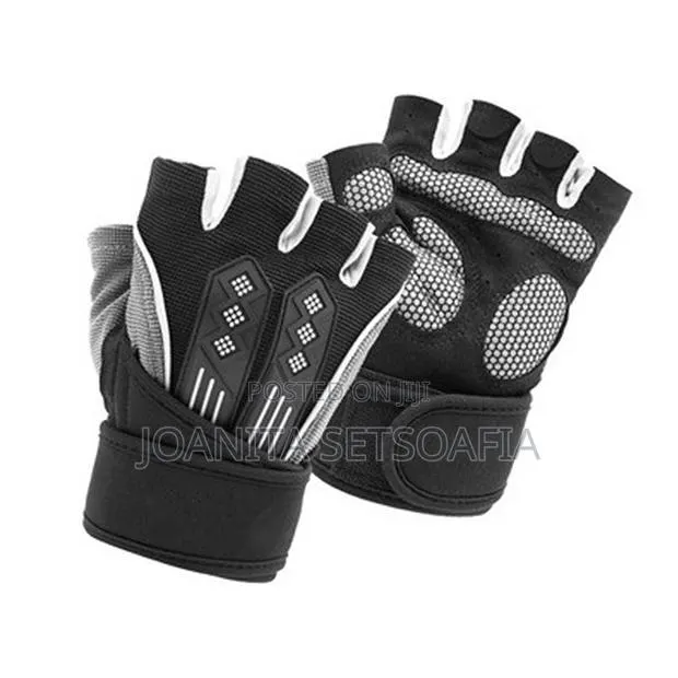 Gym Gloves (Unisex) · Photo 1
