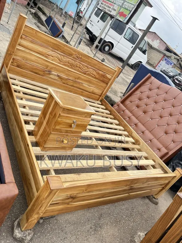 Queen Size Bed · Photo 1