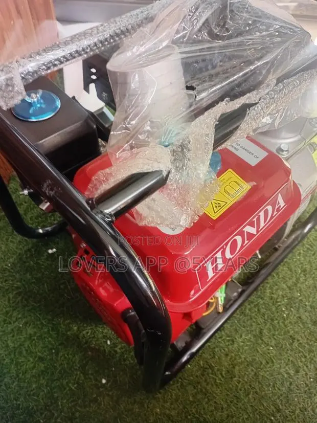 Quality Honda Gasoline Water Pump for Irrigation and Gardening · Photo 1