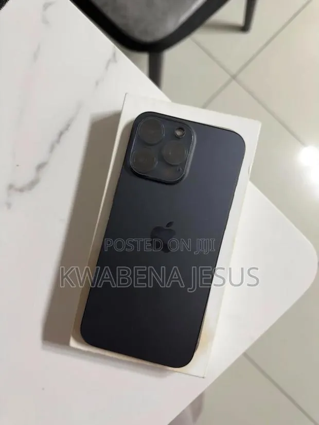 Apple iPhone 15 Pro Max 256 GB Black · Photo 1