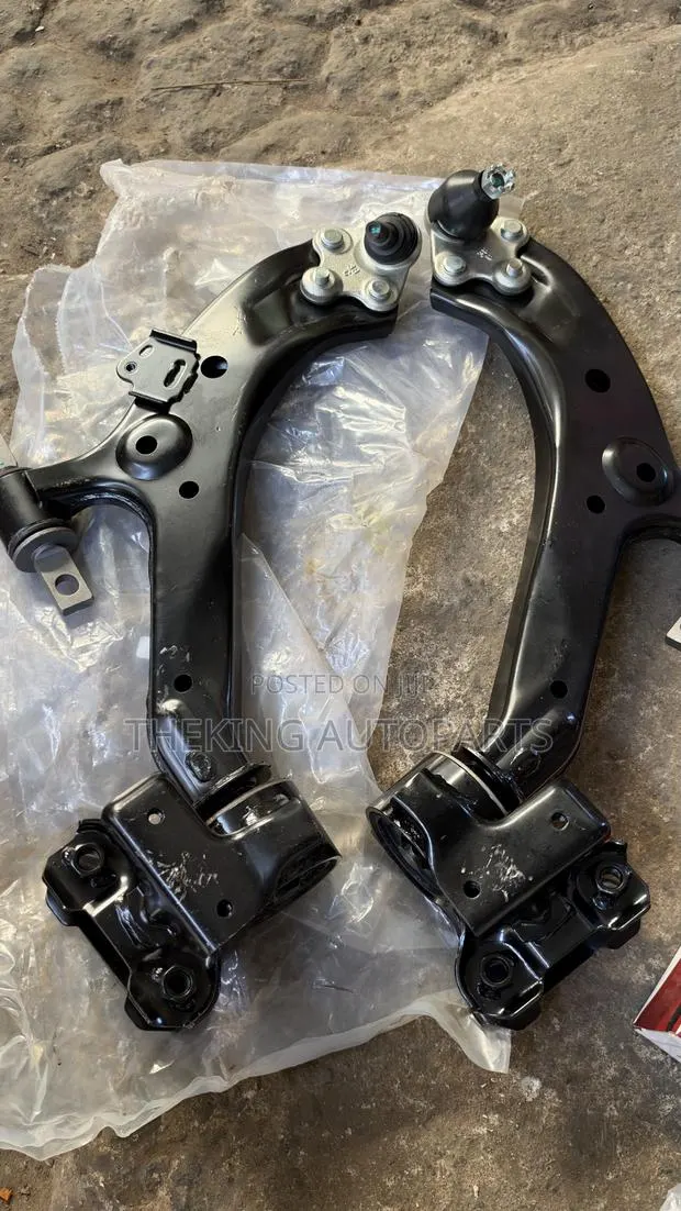 Honda CRV 2015,2016 Lower Arm. · Photo 1