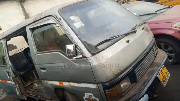 Nissan Caravan (Urvan) 2009 · Photo 2
