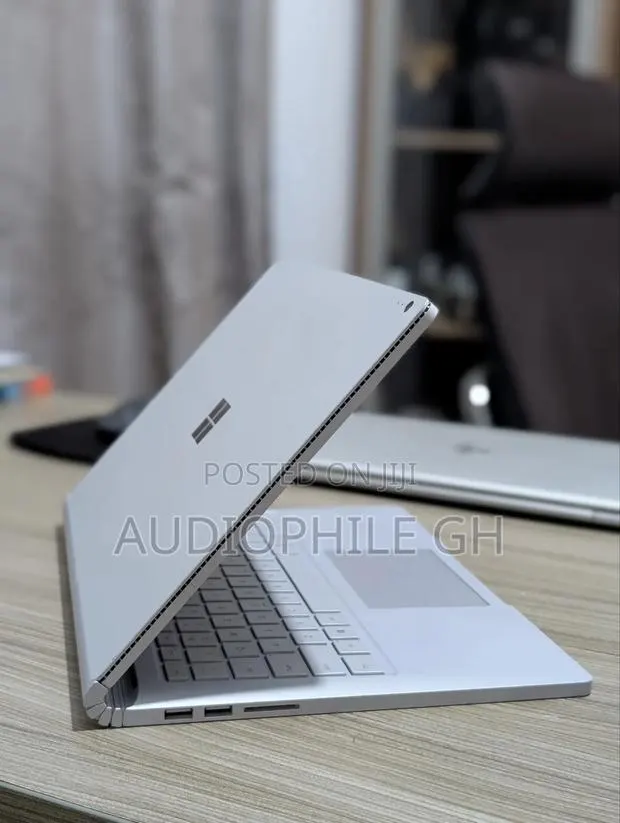 Laptop Microsoft Surface Book 16GB Intel Core I7 SSD 512GB · Photo 1